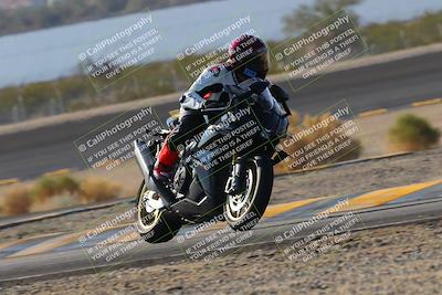 media/Dec-18-2022-SoCal Trackdays (Sun) [[8099a50955]]/Turn 14 (940am)/